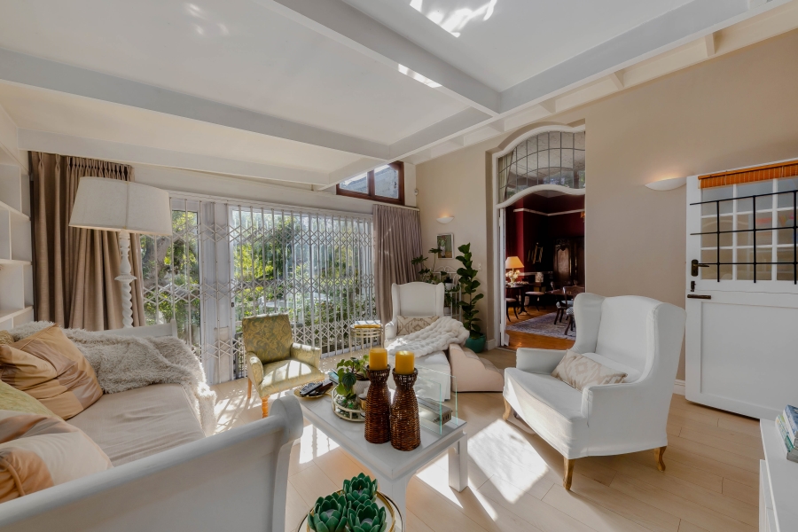 4 Bedroom Property for Sale in Oranjezicht Western Cape